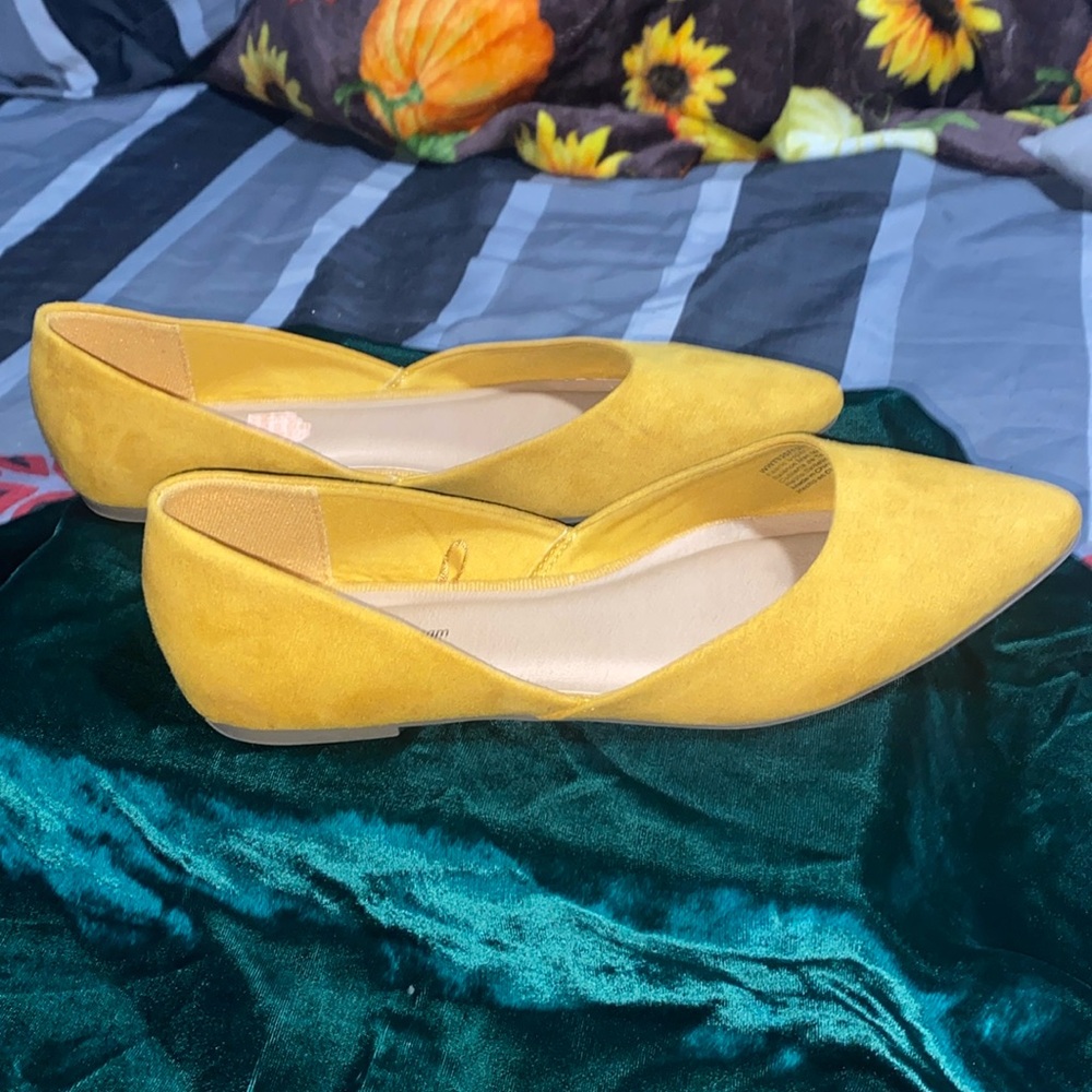 Yellow shoes, size 10 wide women’s